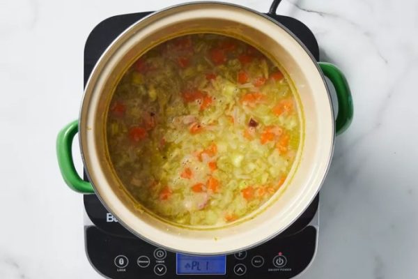 Recipe for pea soup using a ham bone